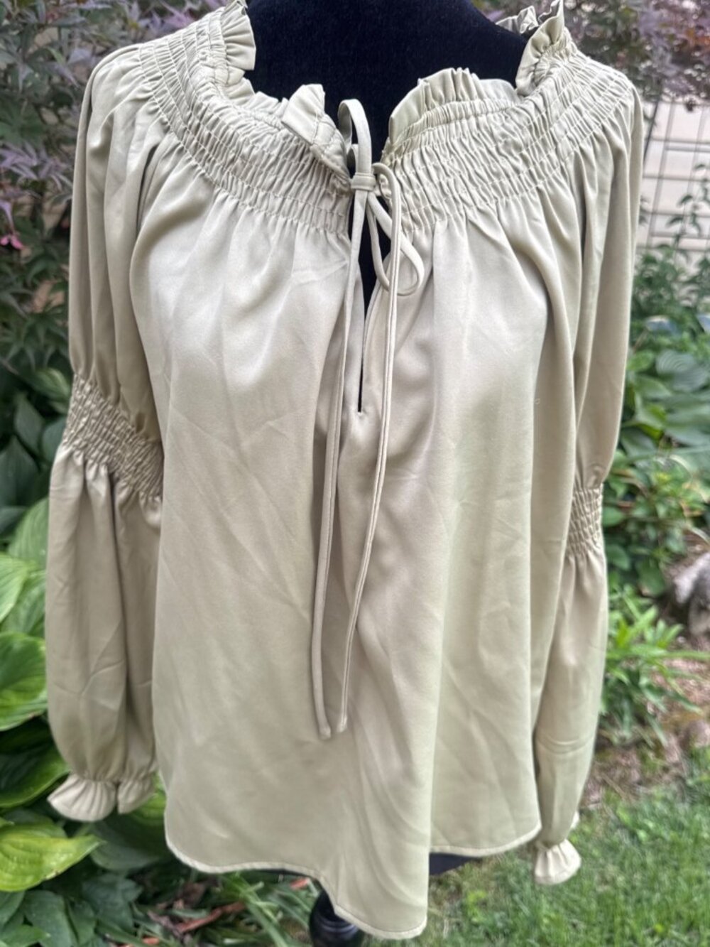 Highland Park NWT Sage Green Peasant Blouse Smocked Tie Neck Balloon Sleeve Boho